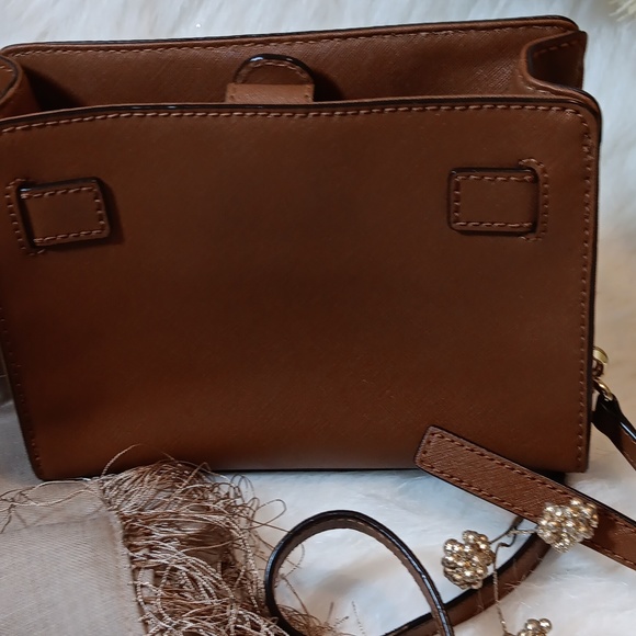 Michael Kors Hamilton Traveler Crossbody bag - Picture 4 of 14